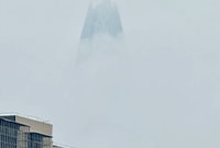 409米高楼半入云