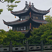 多少楼台烟雨中