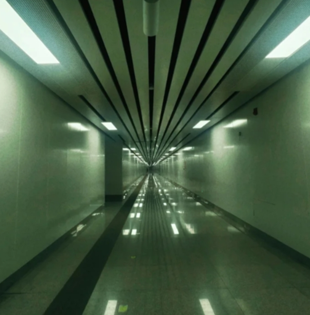 宁波七号线的这个地铁通道真的好长好长