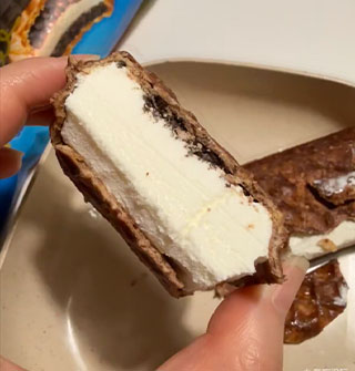 这款雪糕简直是诈骗，图片和实物差太多了！