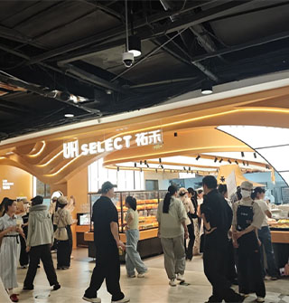 宁波面包店是真受欢迎，祐禾刚开业人就爆多