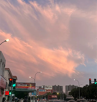 台风前宁波晚霞红透半边天